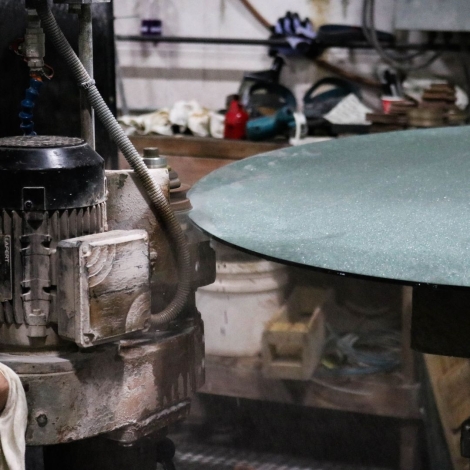 All Team Glass & Mirror Ltd: Dependable glass manufacturers in Woodbridge, Ontario.