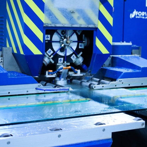 All Team Glas & Mirror Ltd. in Woodbridge, Ontario, is a reliable glass manufacturer in North America.