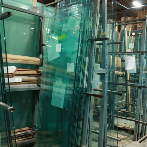 Seamless custom glass shower doors from All Team Glass & Mirror Ltd. in Woodbridge, Ontario.